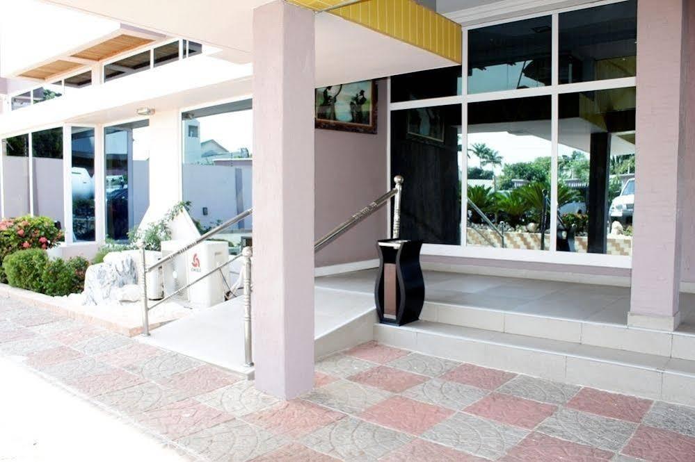 Airport West Hotel Accra Exteriér fotografie